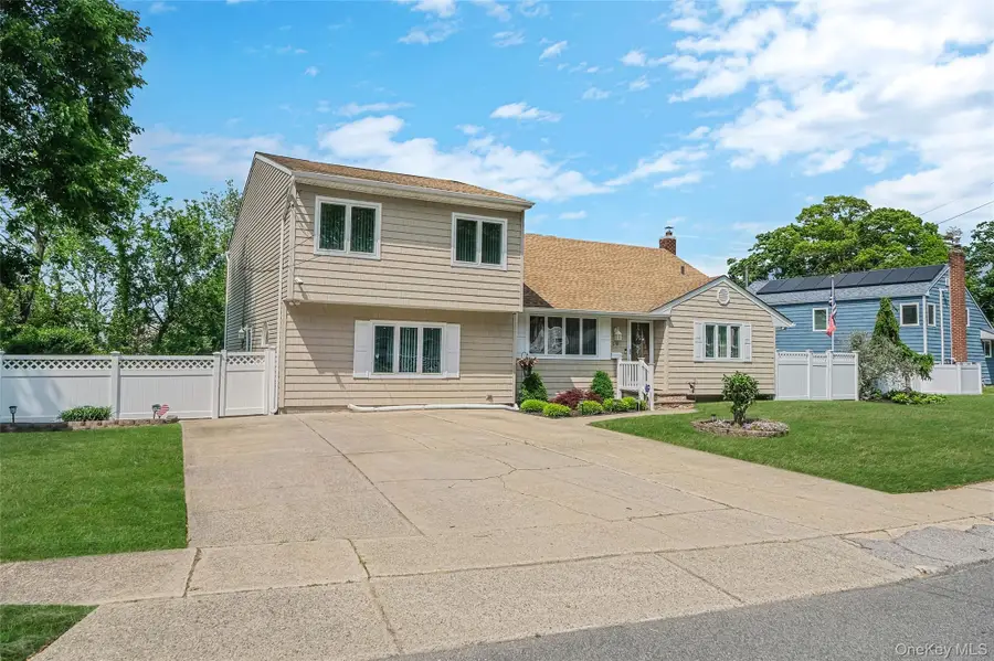 59 Maybrook Road, North Babylon, NY 11703 - #2