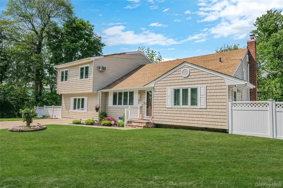 59 Maybrook Road, North Babylon, NY 11703 - #3