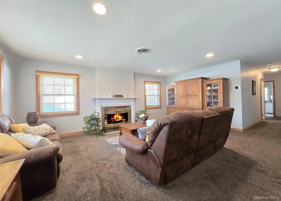 36 Holly Hill Lane, Coram, NY 11727 - #3