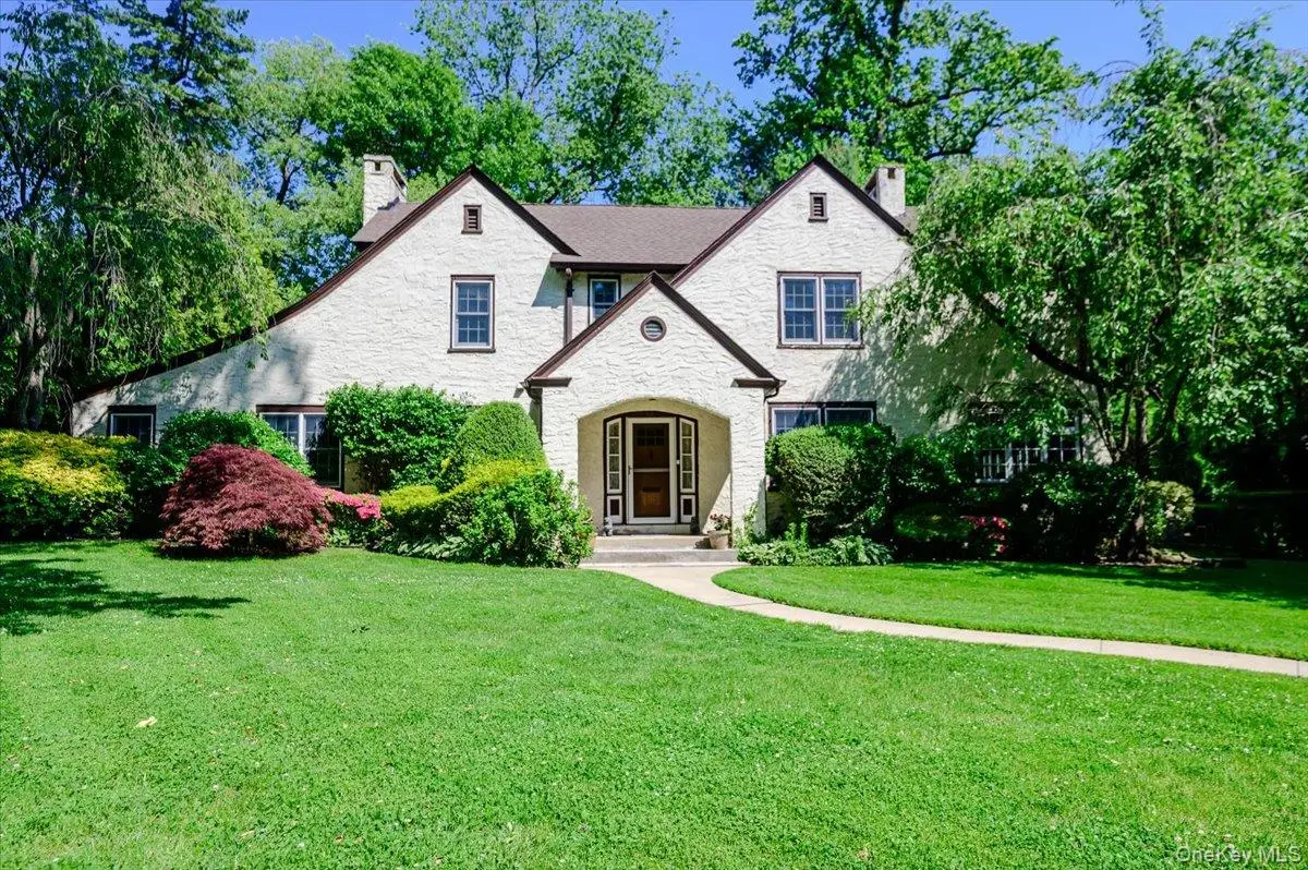 11 Myrtle Drive, Great Neck, NY 11021 - #1