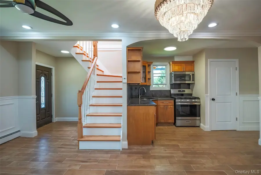 459 Roquette Avenue, Floral Park, NY 11001 - #2