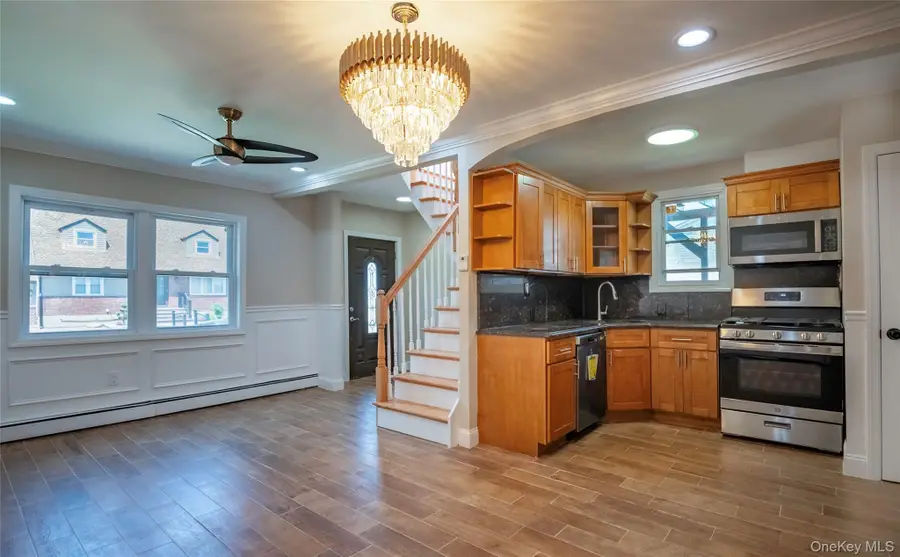 459 Roquette Avenue, Floral Park, NY 11001 - #3