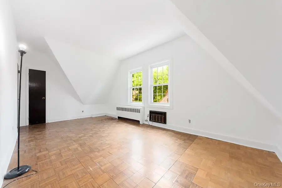 10 Station Square #R42, Forest Hills, NY 11375 - #2