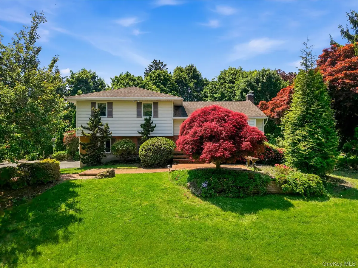 6 Paula Street, East Northport, NY 11731 - #1