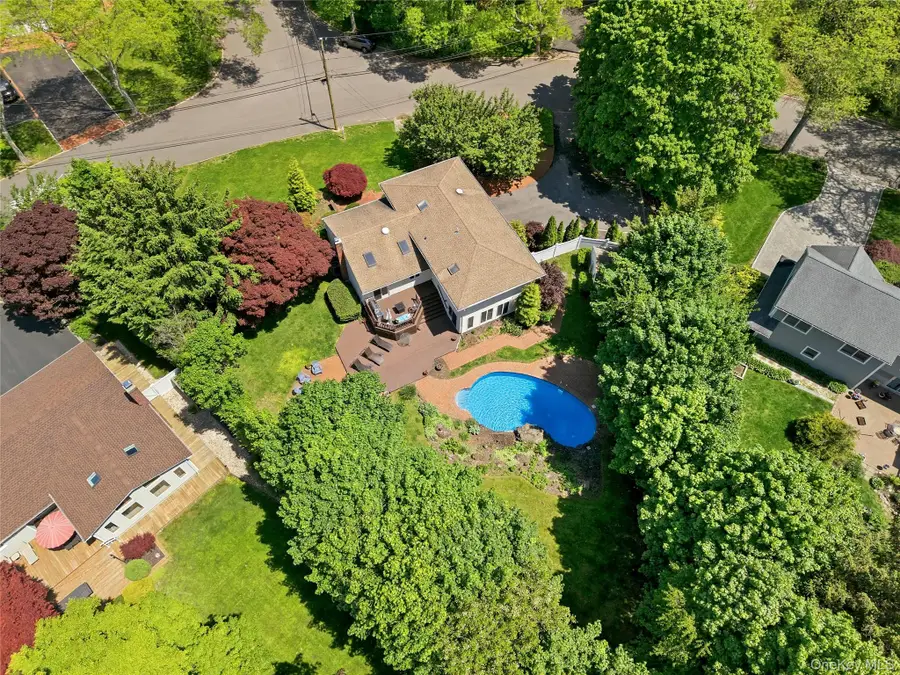 6 Paula Street, East Northport, NY 11731 - #2