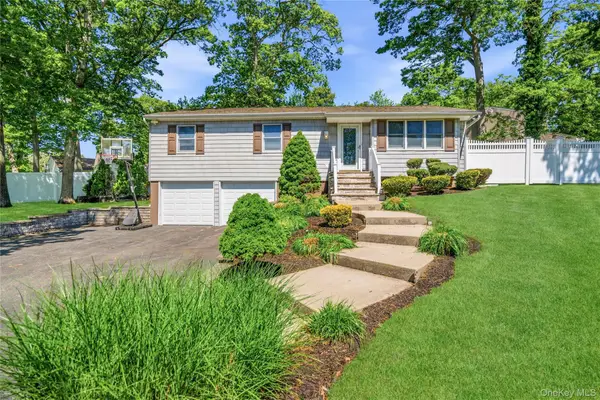 4 Olive Court, Farmingville, NY 11738