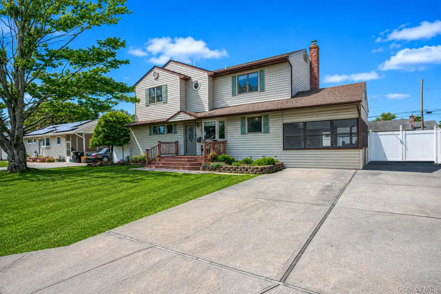 11 Windsor Street, Islip, NY 11751 - #3