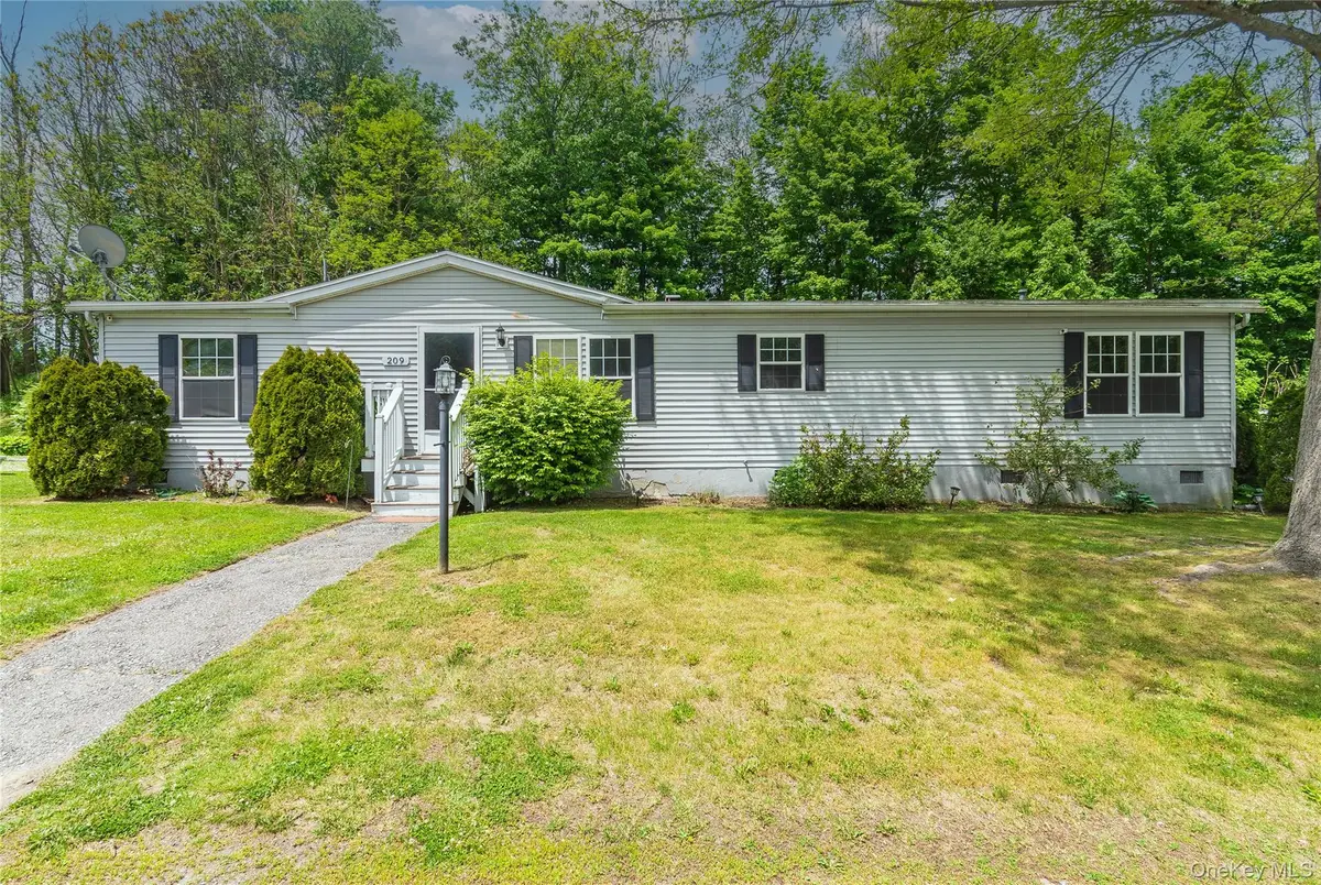 209 Wood Hollow Road, Hopewell Junction, NY 12533 - #1