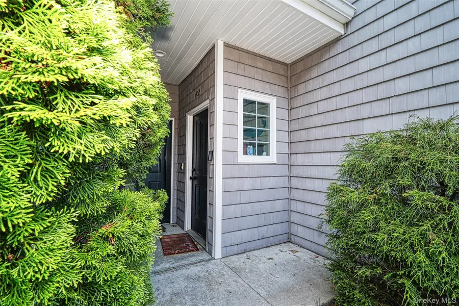 402 Okeefe Court, Oakdale, NY 11769 - #3