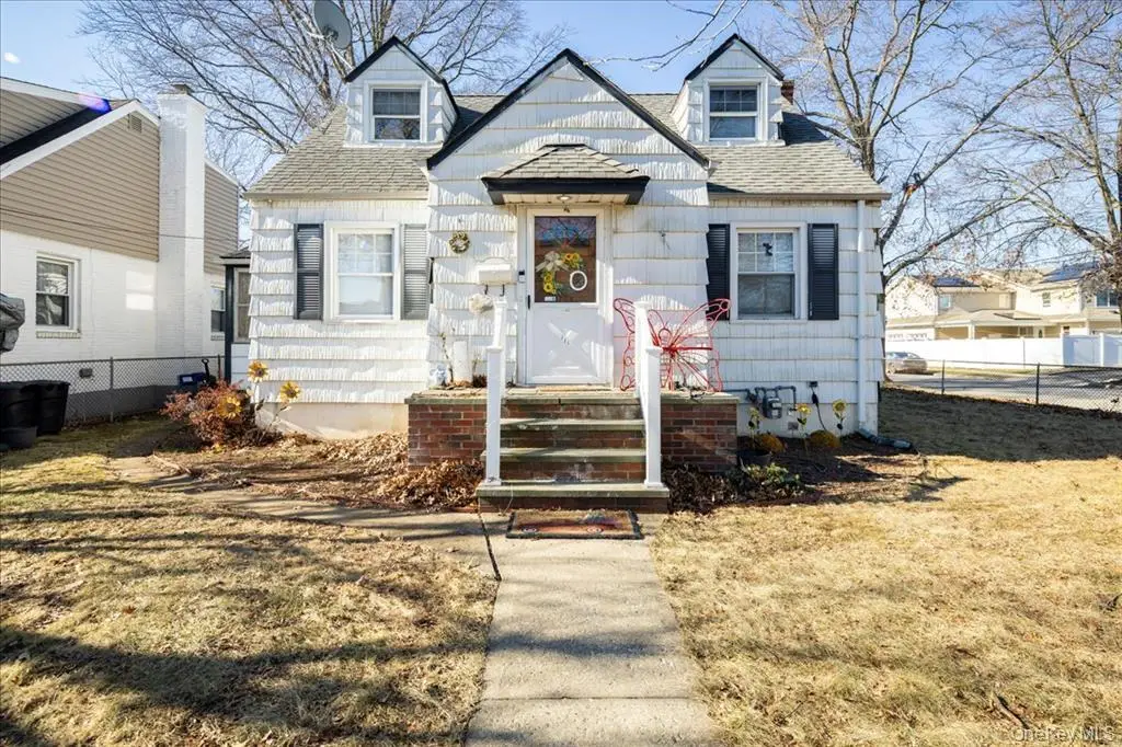 131 Goldenrod Avenue, Franklin Square, NY 11010 - #1