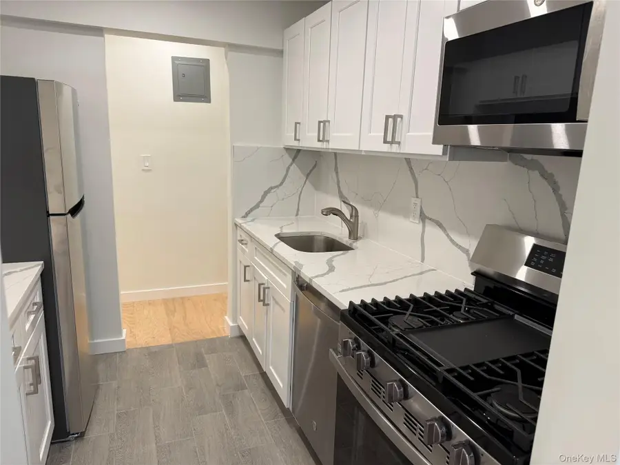 632 Warburton Avenue #3B, Yonkers, NY 10701 - #3