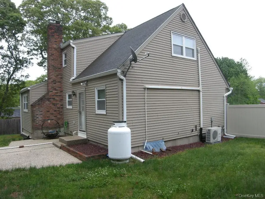 43 Washington Heights Street, Selden, NY 11784 - #2