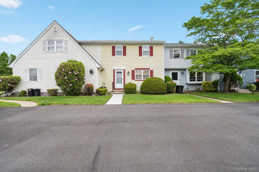 7 Merrimac Court, Coram, NY 11727 - #2