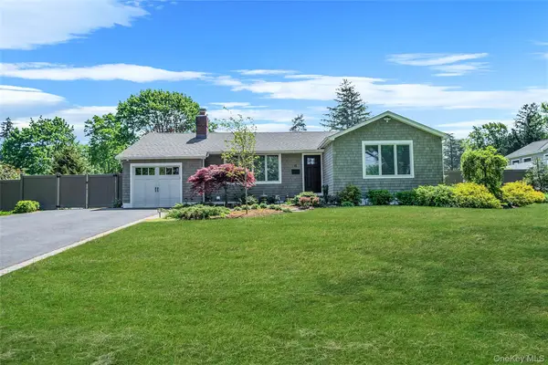 15 Evergreen Lane, East Patchogue, NY 11772
