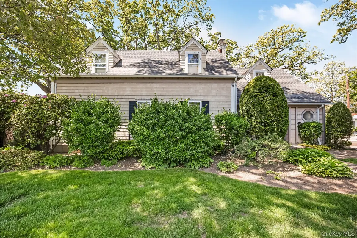 215 Melville Road, Farmingdale, NY 11735 - #1