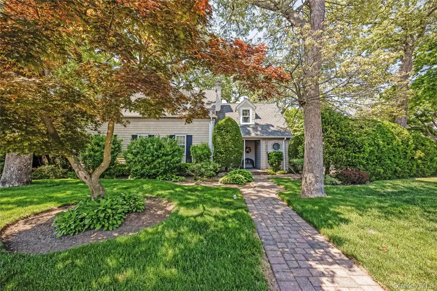 215 Melville Road, Farmingdale, NY 11735 - #2