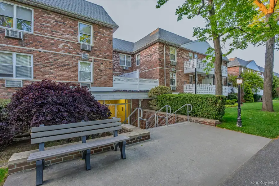 40 Daley Place #104, Lynbrook, NY 11563 - #2