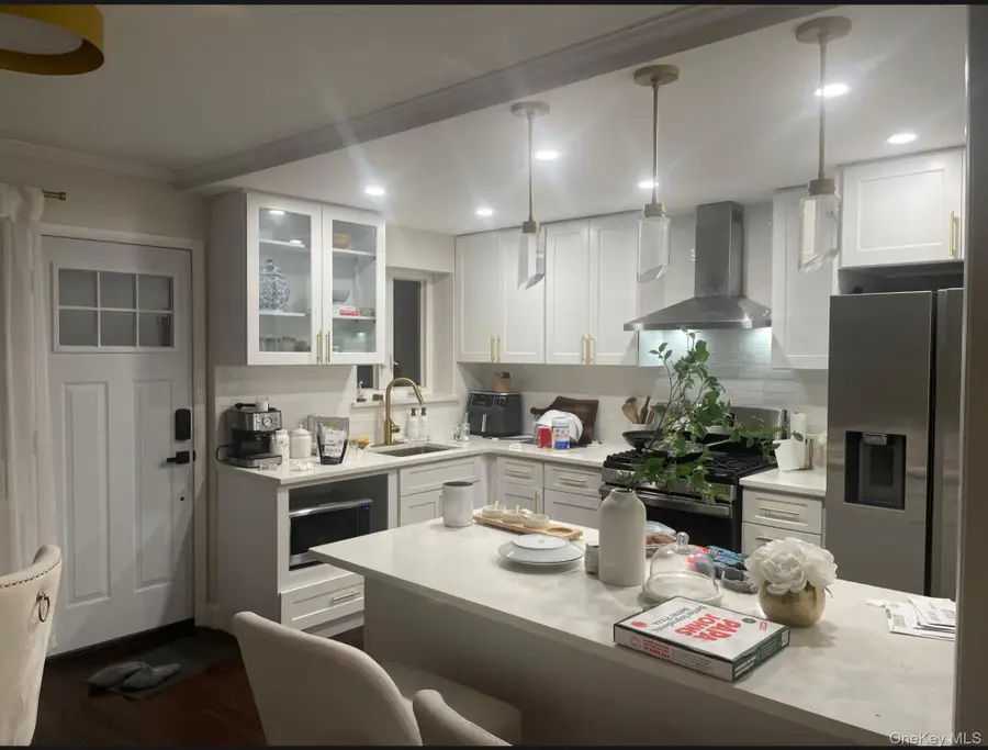 3111 Gunther Avenue, Bronx, NY 10469 - #3