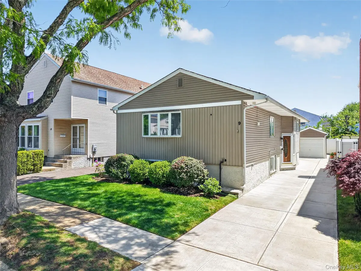 9 Smith Place, Williston Park, NY 11596 - #1