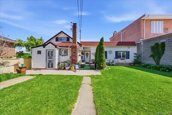 2594 Schurz Avenue, Bronx, NY 10465