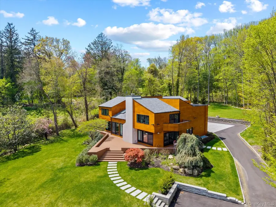 369 E Shore Road, Great Neck, NY 11023 - #2