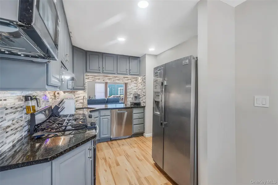 2 Clubhouse Circle, Central Islip, NY 11722 - #3