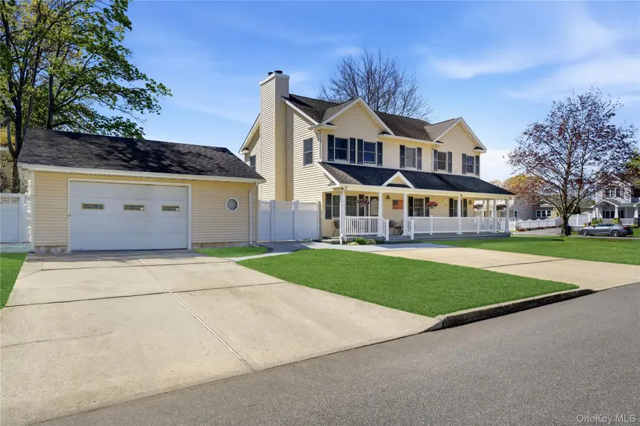 93 Meroke Lane, East Islip, NY 11730 - #3