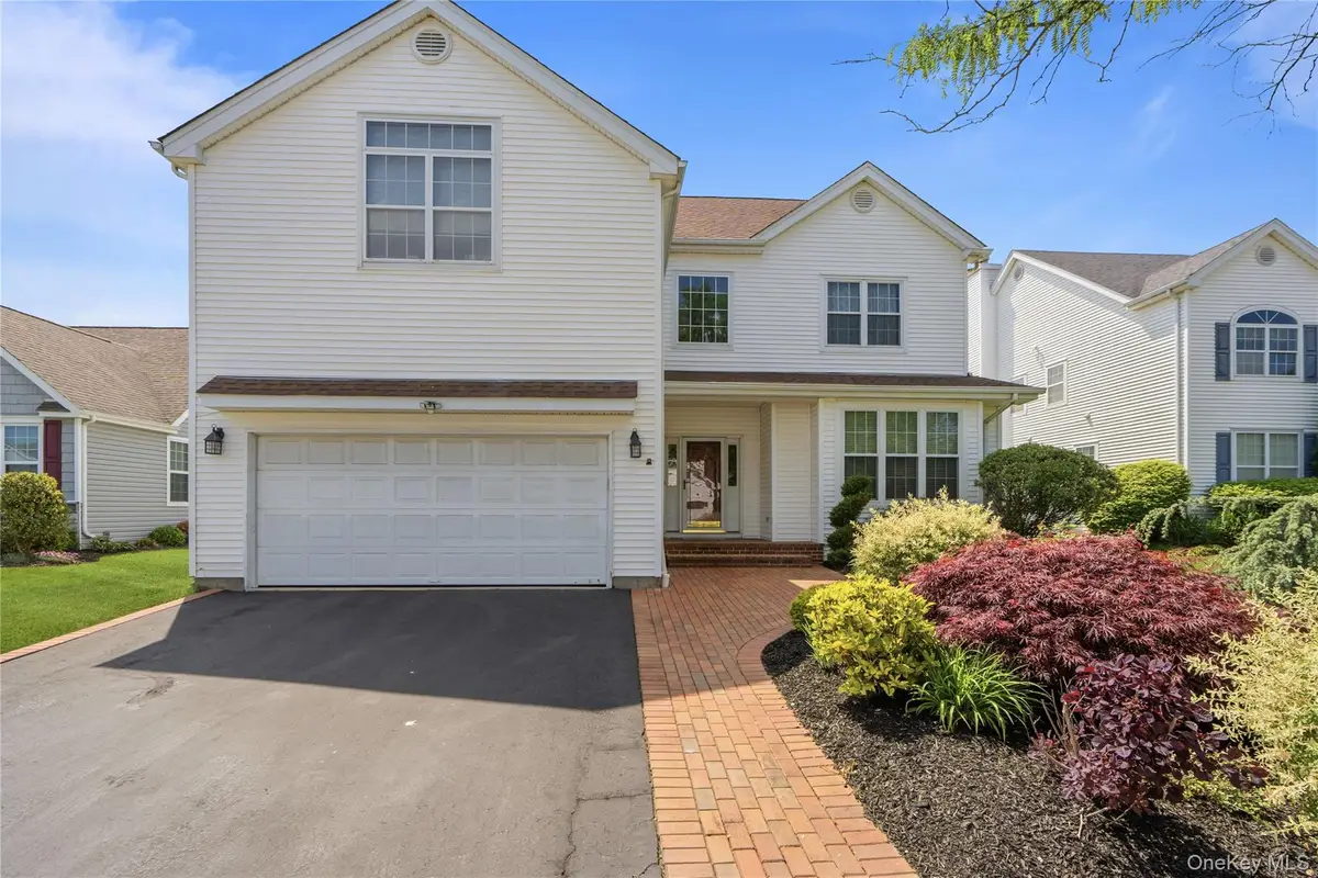 225 Barton Avenue, Melville, NY 11747 - #1