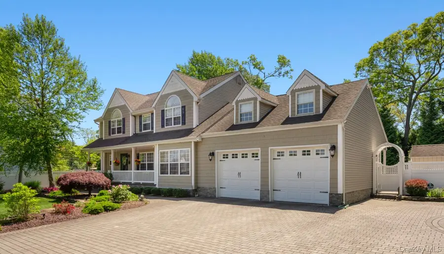 4 Vera Court, Centereach, NY 11720 - #2