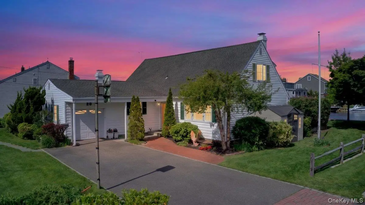 20 Bayview Lane, Amityville, NY 11701 - #1