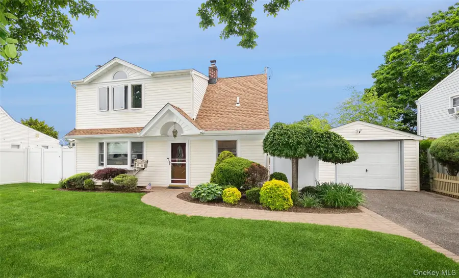 25 Rock Lane, Levittown, NY 11756 - #2