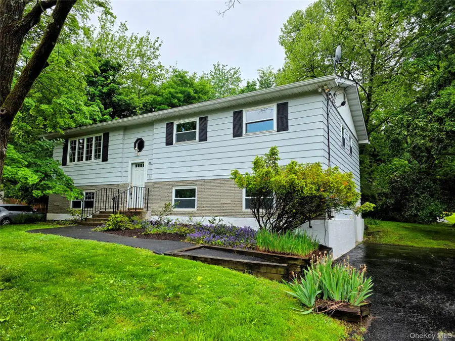25 Oakwood Drive, Wappingers Falls, NY 12590 - #2