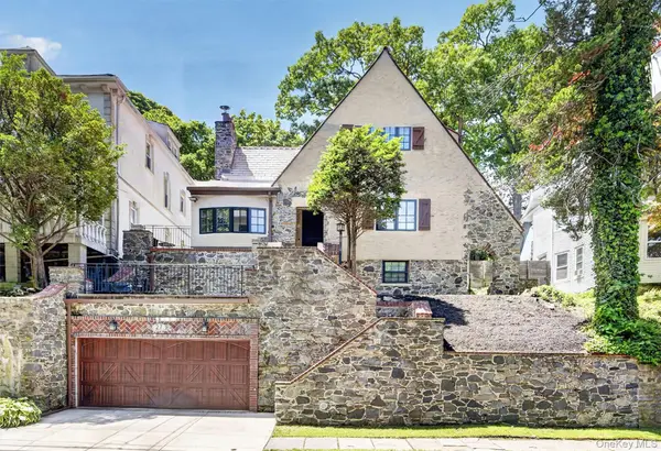 27 Desmond Avenue, Bronxville, NY 10708