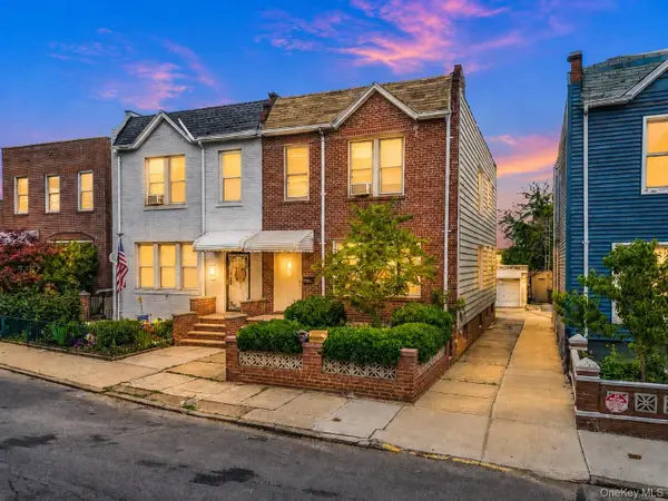 3707 20th Road, Astoria, NY 11105