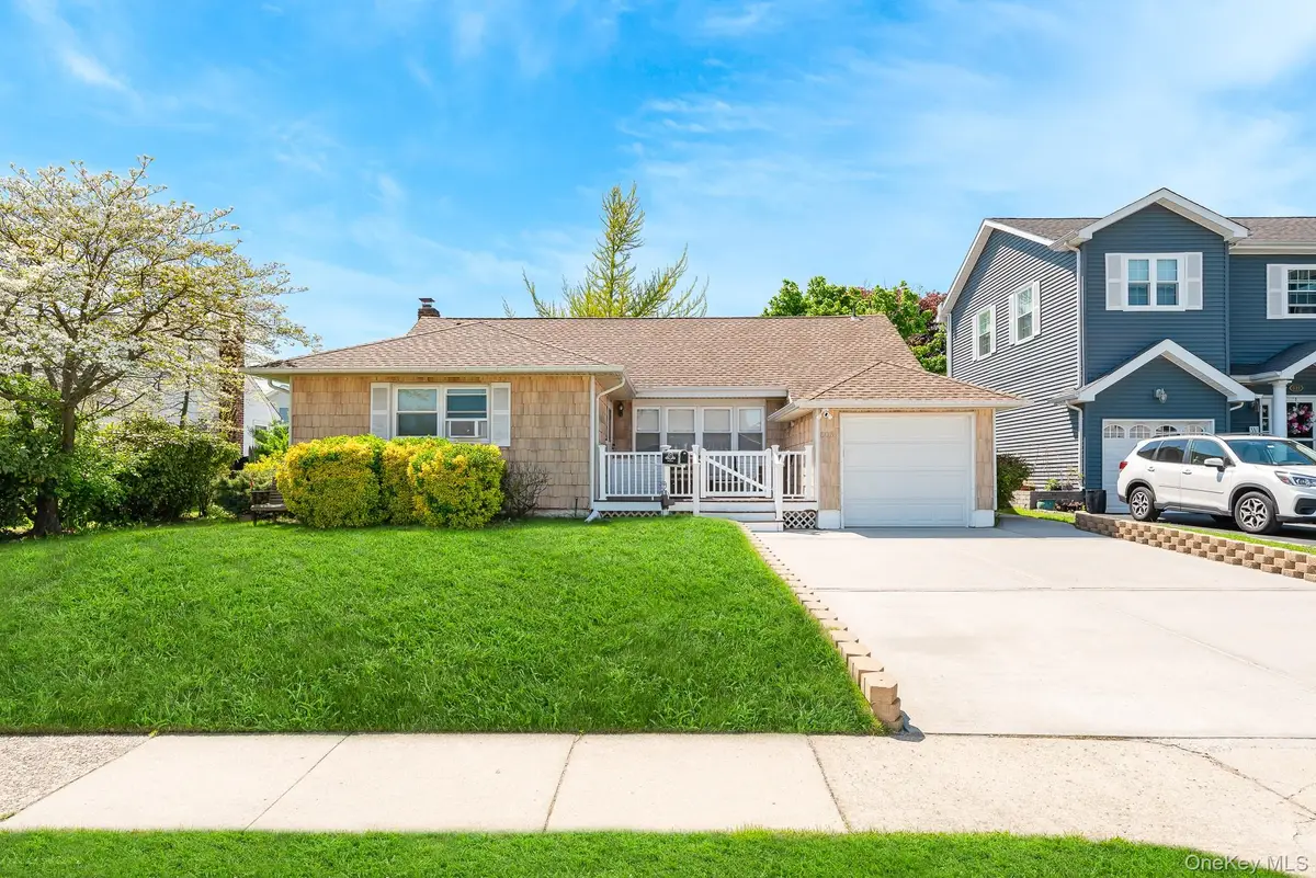 505 Lariat Lane, Bethpage, NY 11714 - #1