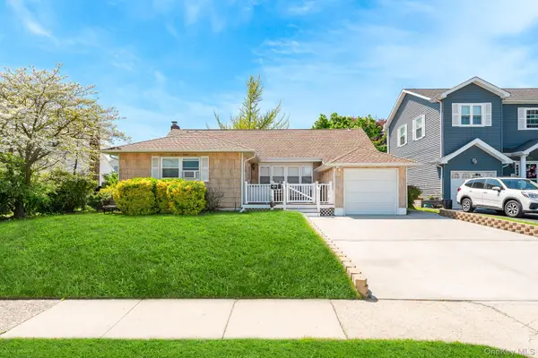 505 Lariat Lane, Bethpage, NY 11714