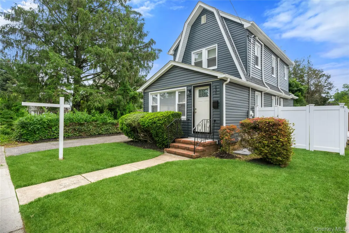 890 Kings Parkway, Baldwin, NY 11510 - #1
