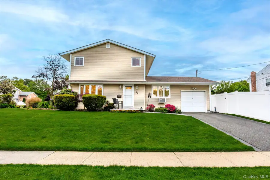 39 Pal Street, Plainview, NY 11803 - #2