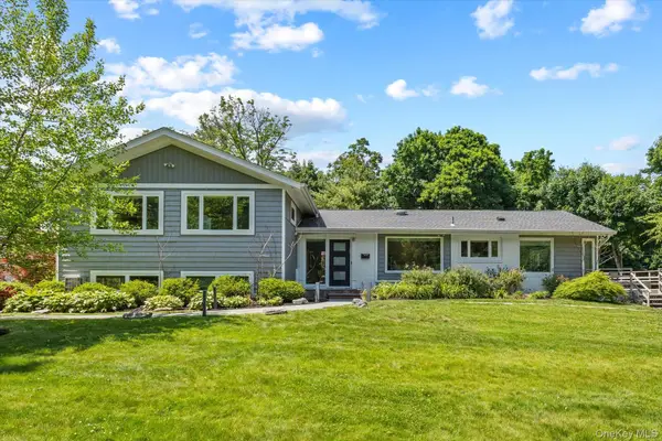 125 Hicks Lane, Great Neck, NY 11024