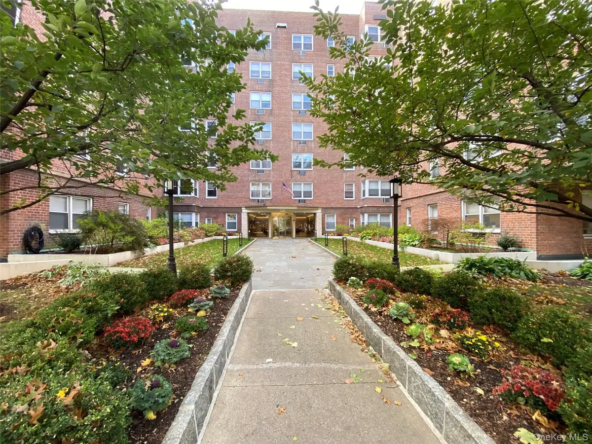 120 E Hartsdale Avenue #1R, Hartsdale, NY 10530 - #1
