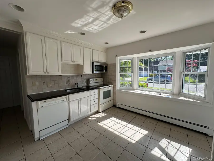11 Acre Lane, Hicksville, NY 11801 - #2