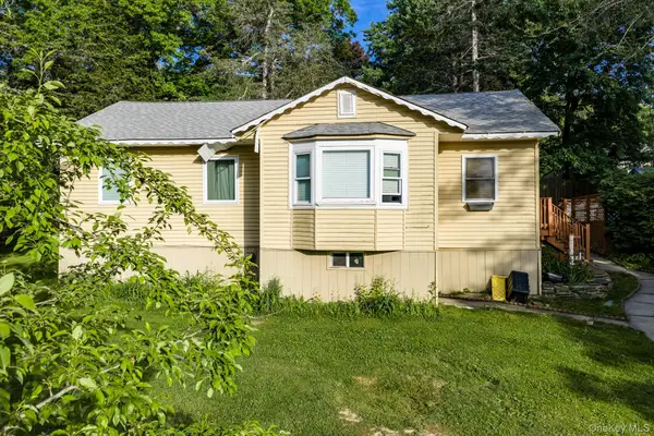26 Woodycrest Trail, Monroe, NY 10950