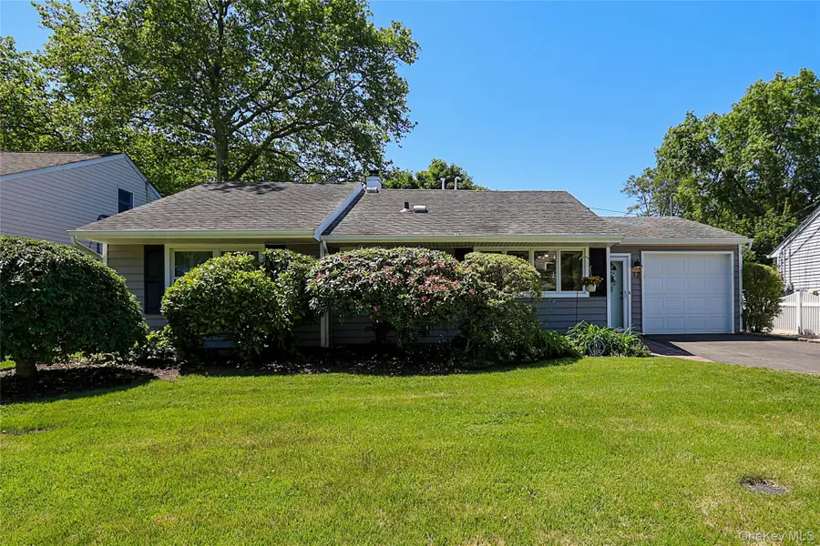 12 Ronan Road, Glen Cove, NY 11542 - #2