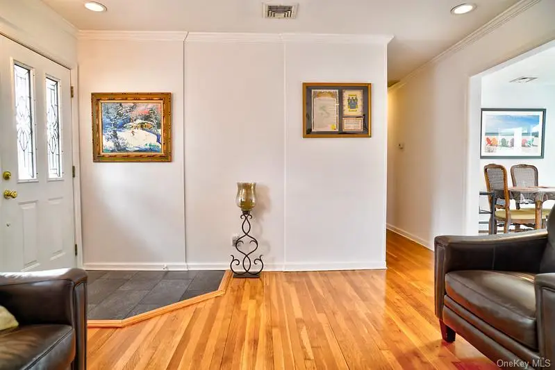 18 Bailey Avenue, Babylon, NY 11702 - #2