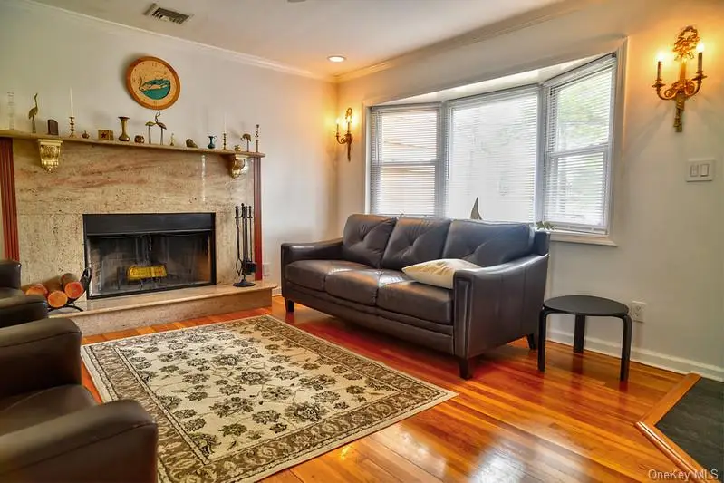 18 Bailey Avenue, Babylon, NY 11702 - #3
