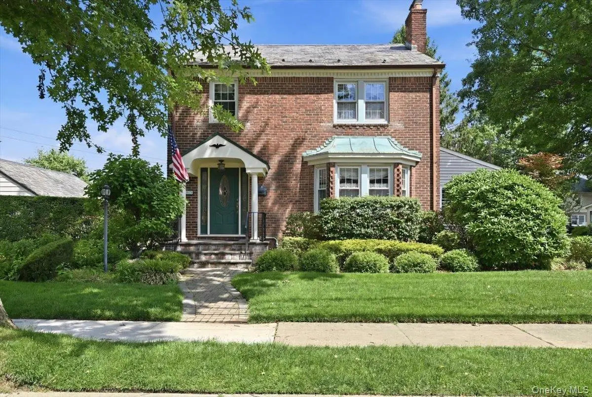225 Crocus Avenue, Floral Park, NY 11001 - #1