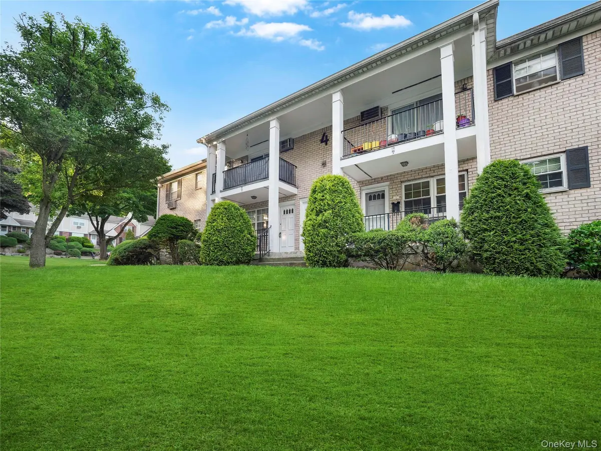 1 Doxbury Lane, Suffern, NY 10901 - #1
