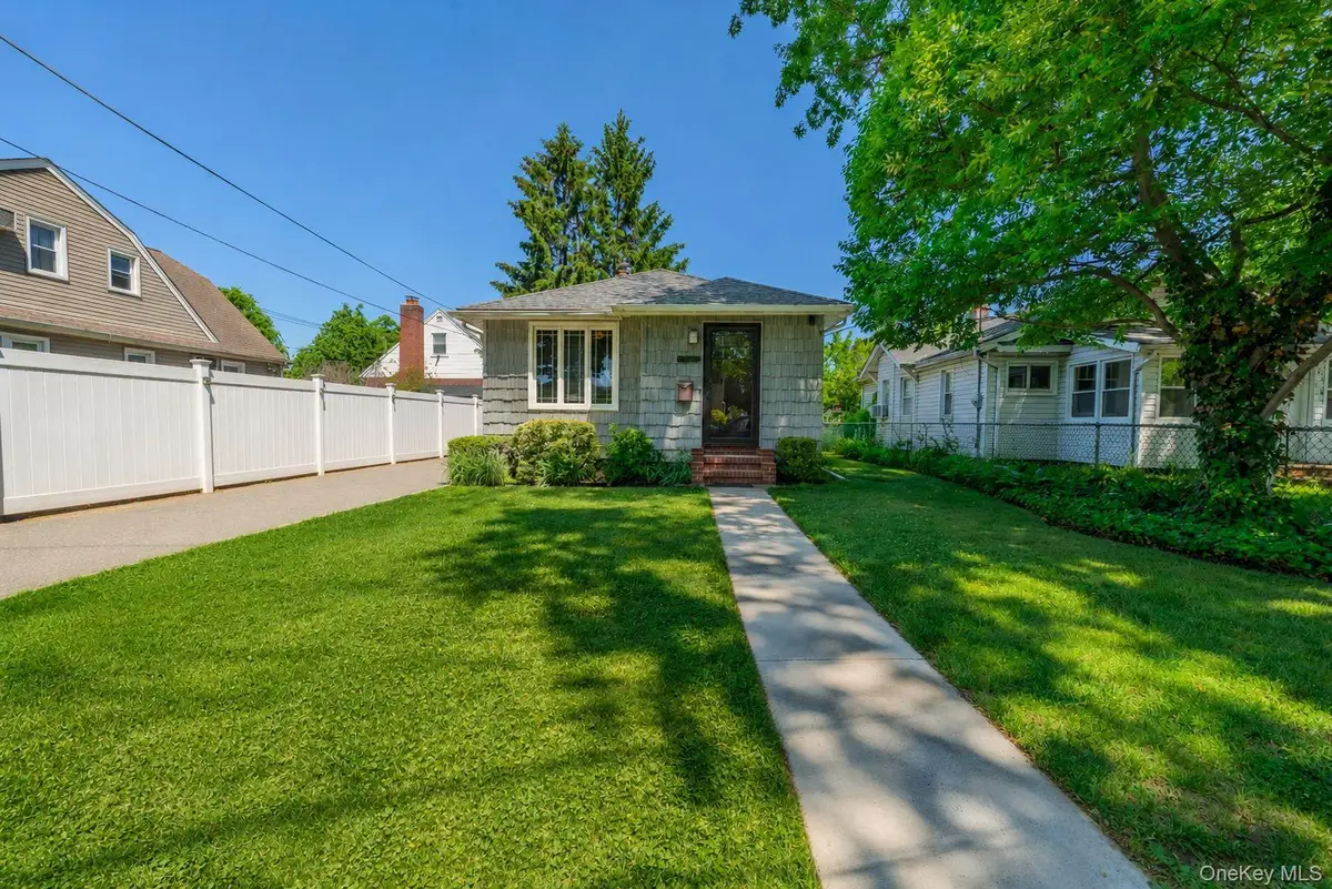 26209 E Williston Avenue, Floral Park, NY 11001 - #1