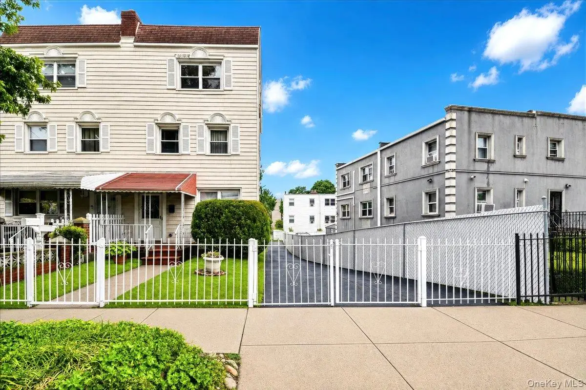 2810 Harding Avenue, Bronx, NY 10465 - #1