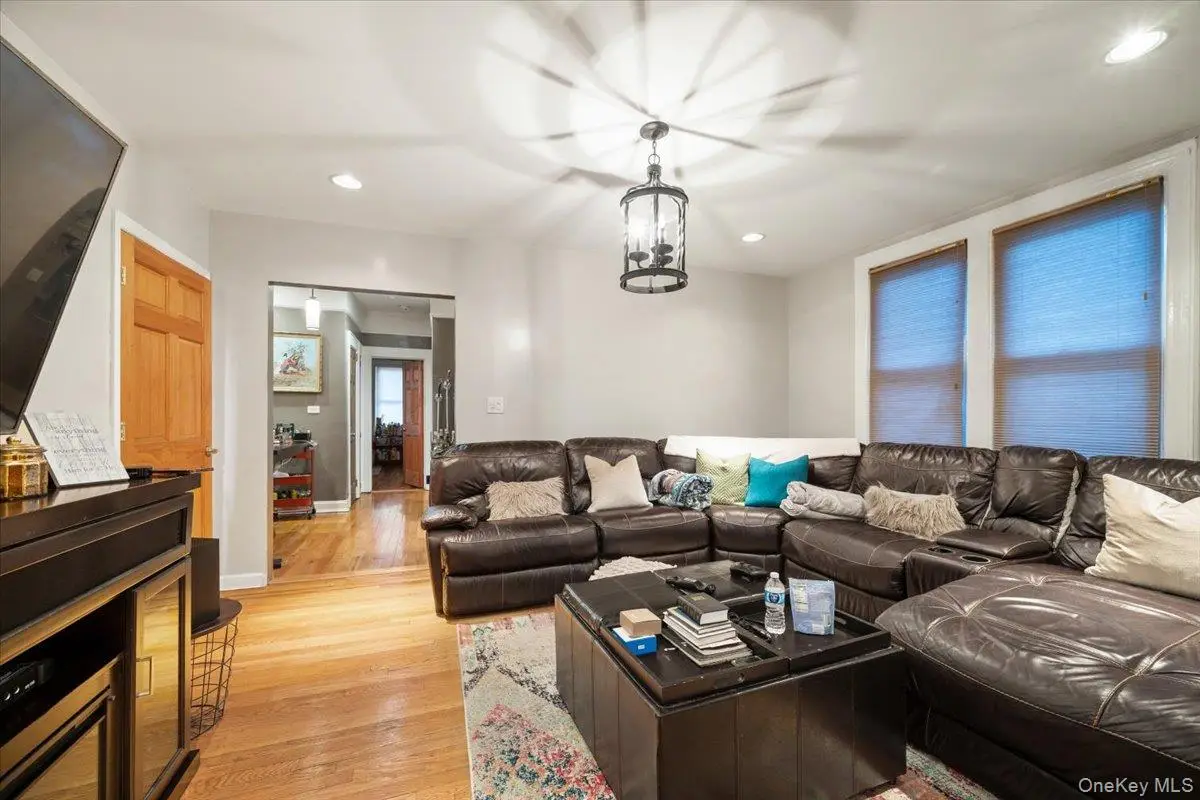 Address Withheld By Seller, Bronx, NY 10466 - #1